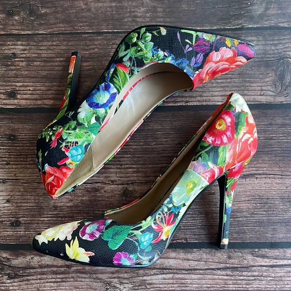 MY DELICIOUS | Mitten Black Floral Print D’Orsay Pumps - Picture 3 of 13